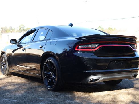 Used 2016 Dodge Charger R/T w/ Navigation & Travel Group image 3