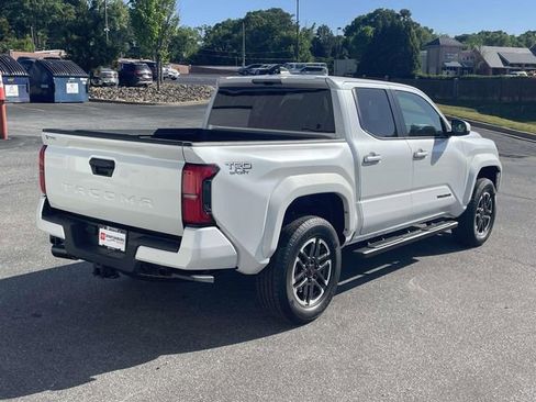 Used 2025 Toyota Tacoma TRD Sport image 6