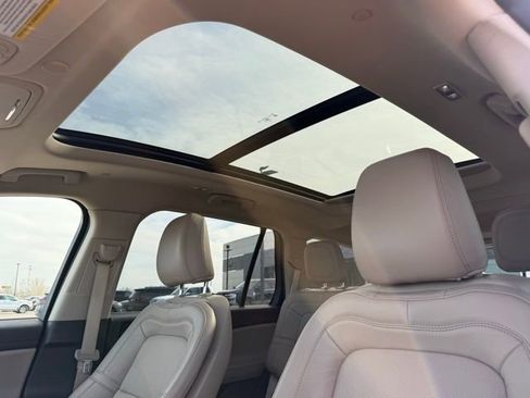 Used 2022 Lincoln Aviator Reserve w/ Equipment Group 201A image 25