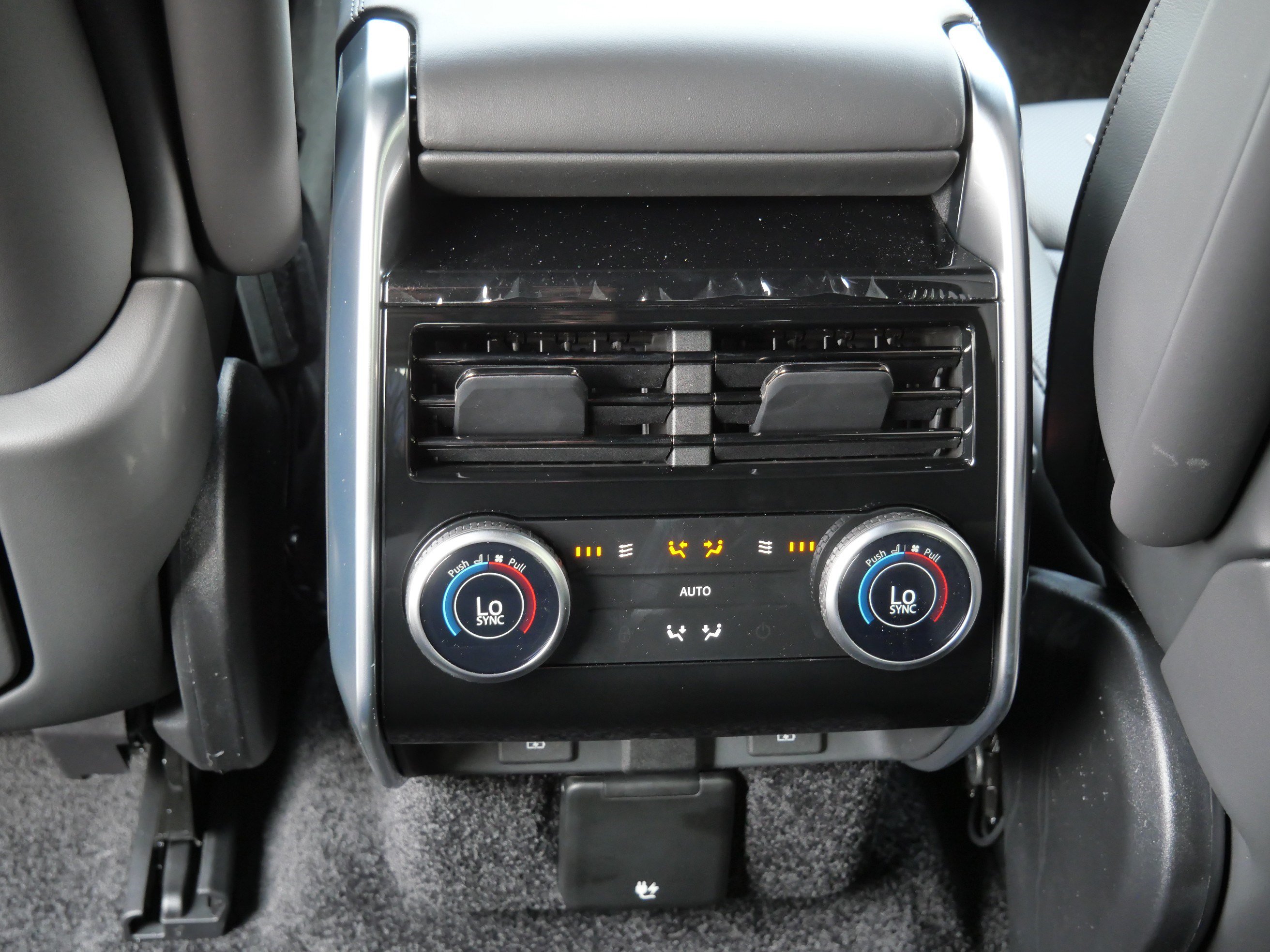New 2026 Land Rover Range Rover SE AWD/4WD image 7