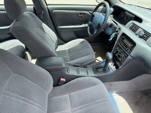 Used 2000 Toyota Camry LE FWD image 15