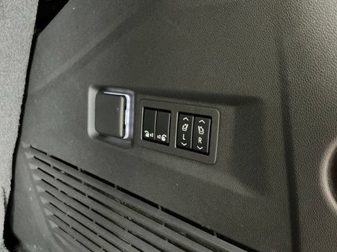 Used 2023 Chevrolet Tahoe High Country RWD image 30