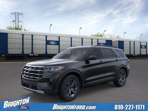 Used 2026 Ford Explorer Active w/ Active Comfort Package AWD/4WD image 3