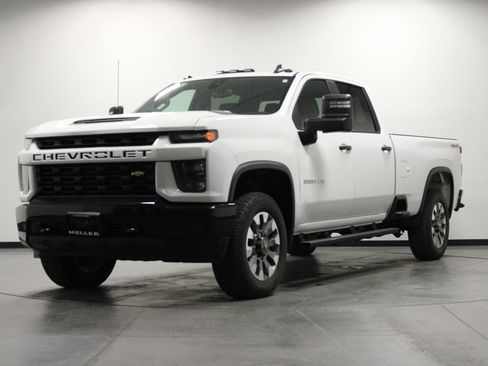 Used 2022 Chevrolet Silverado 2500 Custom w/ Custom Value Package AWD/4WD image 8