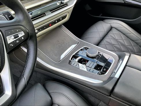 Used 2025 BMW X5 sDrive40i w/ Climate Comfort Package RWD image 14