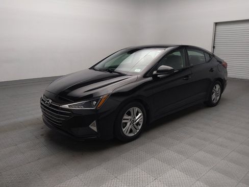 Used 2020 Hyundai Elantra SEL image 2