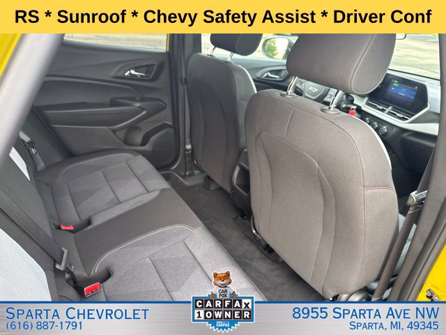 Used 2025 Chevrolet Trax RS w/ Sunroof Package FWD image 30