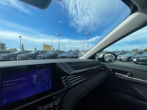 Used 2025 Toyota Camry LE image 29