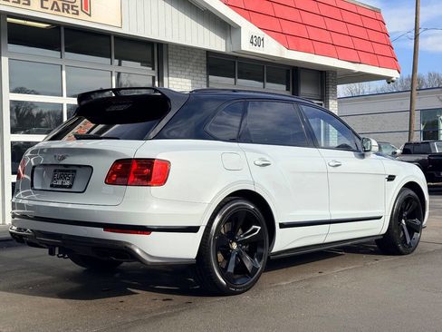Used 2019 Bentley Bentayga image 3