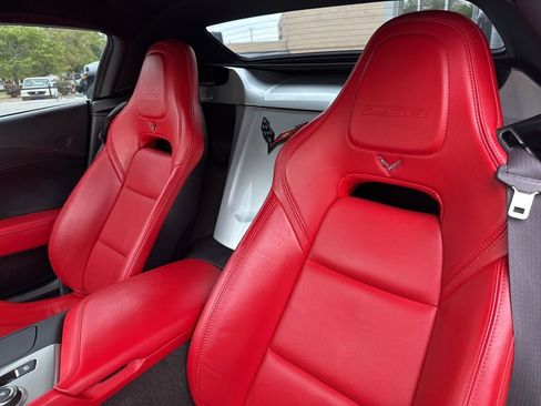 Used 2016 Chevrolet Corvette Z06 w/ 3LZ Preferred Equipment Group image 26