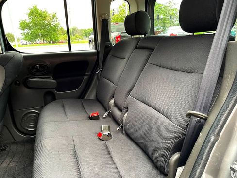Used 2009 Nissan Cube 1.8 w/ Interior Designer Pkg FWD image 10