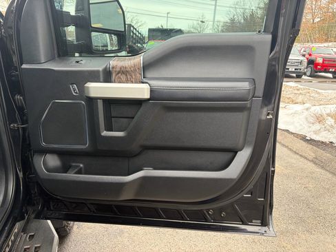 Used 2019 Ford F250 Lariat w/ Lariat Ultimate Package image 55