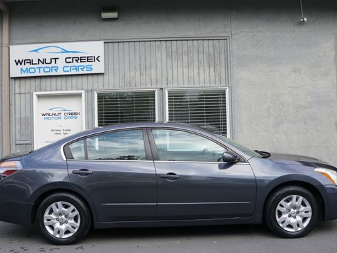 Used 2010 Nissan Altima 2.5 FWD image 23