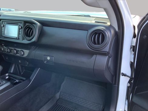 Used 2019 Toyota Tacoma SR AWD/4WD image 18