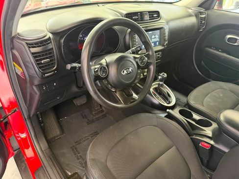 Used 2019 Kia Soul + FWD image 13