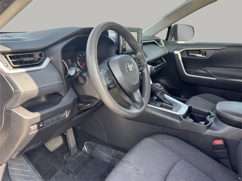 Used 2019 Toyota RAV4 XLE image 17