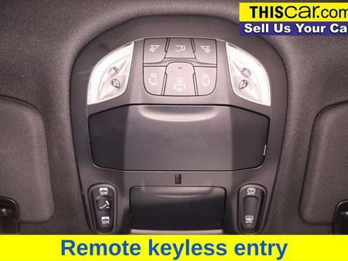 Used 2022 Chrysler Pacifica Limited w/ Uconnect Theater Family Group image 21