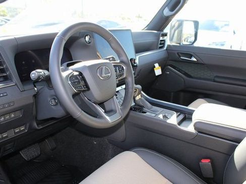 Certified 2025 Lexus GX 550 image 12