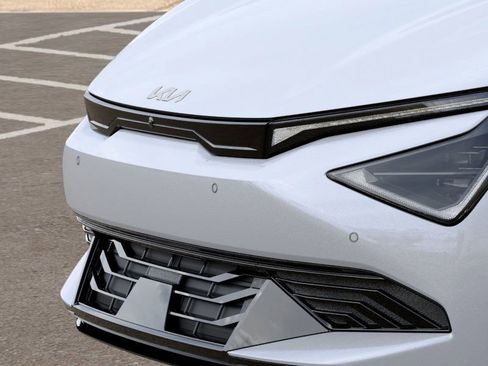 New 2025 Kia EV6 Wind image 12