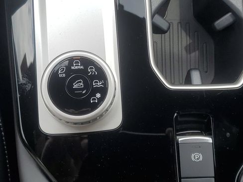 New 2026 Mitsubishi Outlander LE FWD image 33