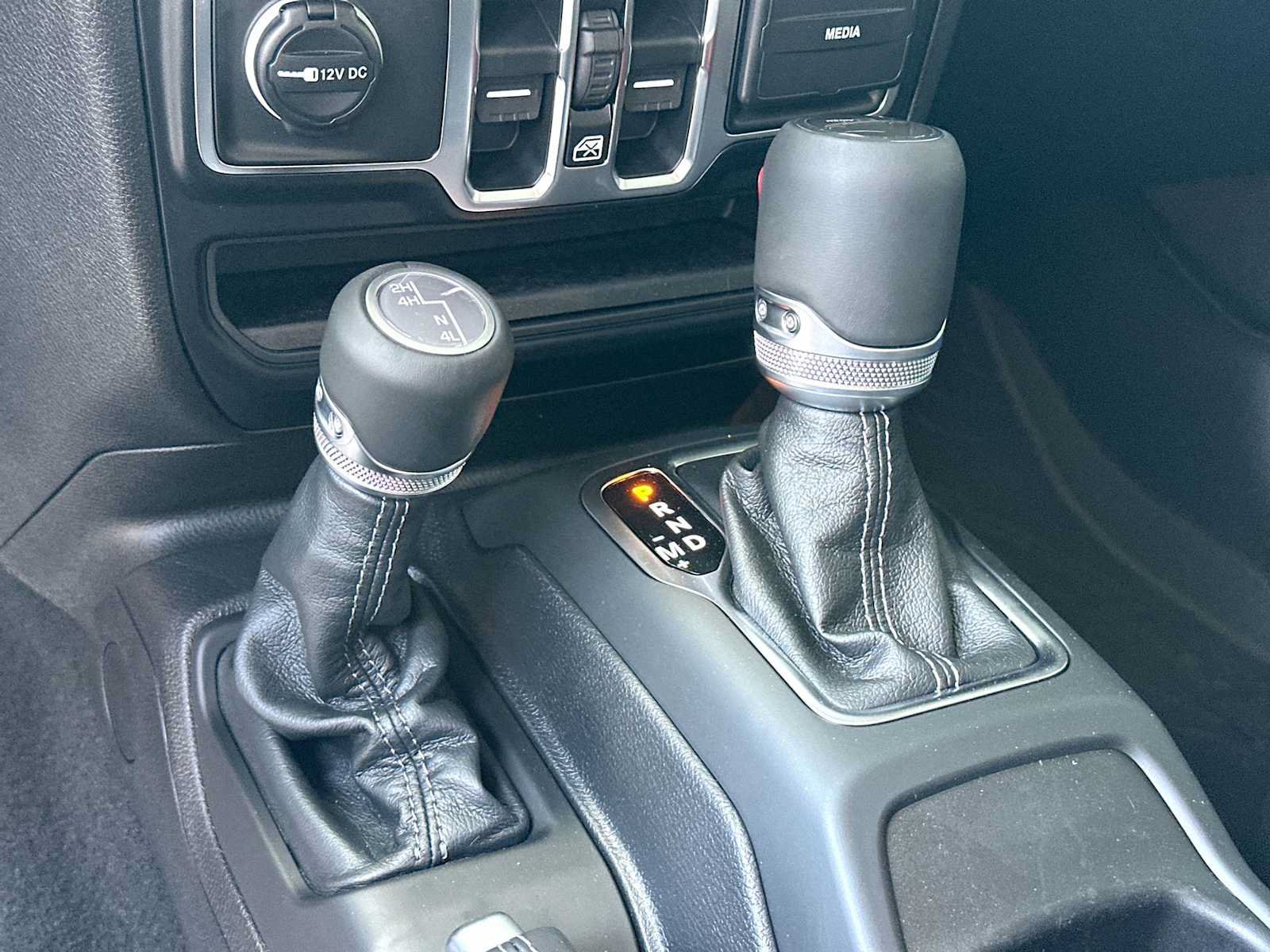 New 2026 Jeep Gladiator Sport AWD/4WD image 21
