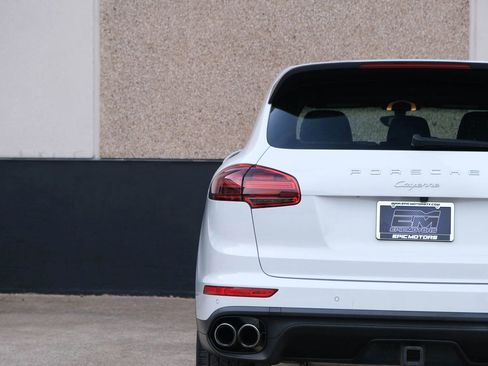 Used 2016 Porsche Cayenne image 17