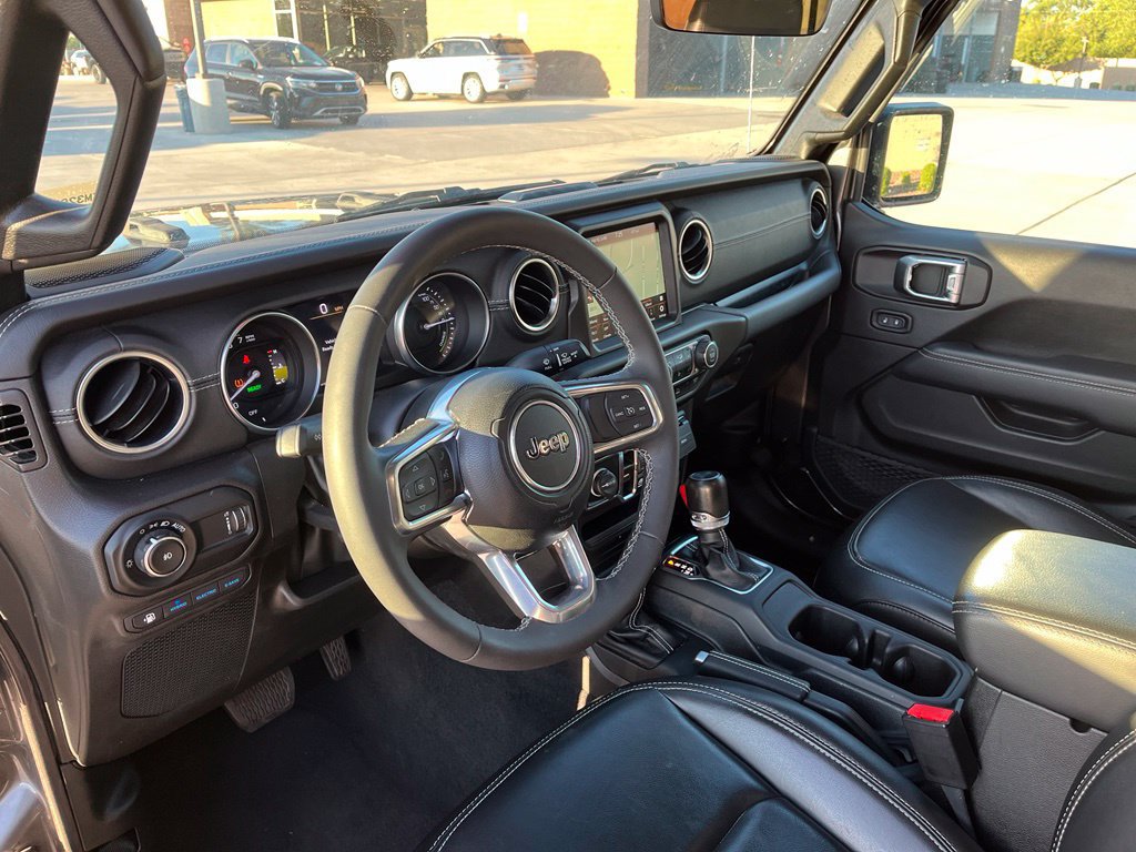Used 2023 Jeep Wrangler Unlimited Sahara w/ Cold Weather Group AWD/4WD image 12