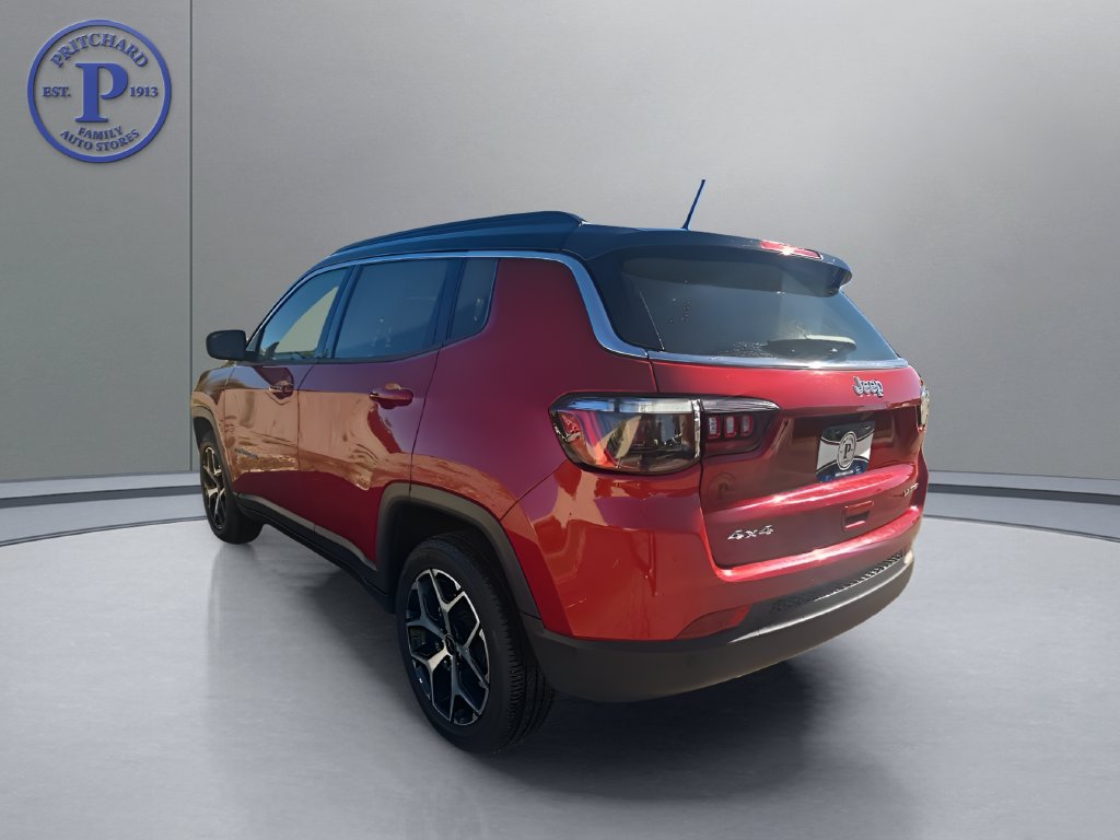 Used 2025 Jeep Compass Limited AWD/4WD image 5