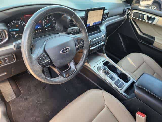 Used 2020 Ford Explorer XLT w/ Equipment Group 202A RWD image 2