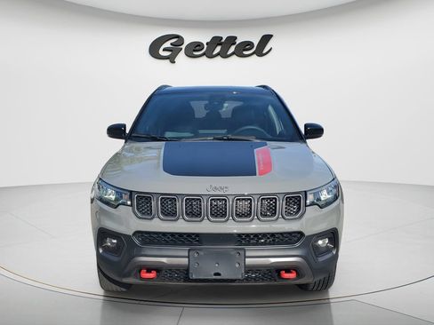 Used 2023 Jeep Compass Trailhawk AWD/4WD image 2