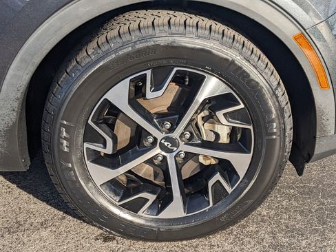 Certified 2023 Kia Sportage EX image 9