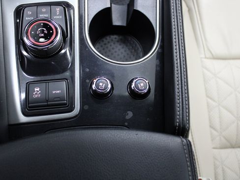 Used 2020 Nissan Maxima Platinum image 39