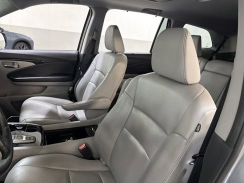 Used 2016 Honda Pilot Touring image 5