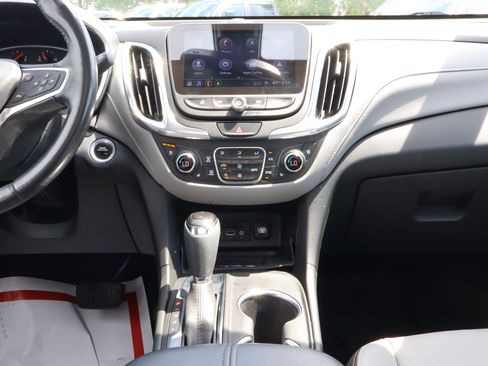 Used 2020 Chevrolet Equinox Premier AWD/4WD image 12
