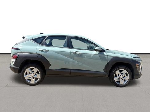 Used 2025 Hyundai Kona SE AWD/4WD image 3