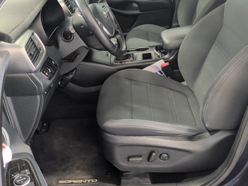 Used 2020 Kia Sorento S AWD/4WD image 9