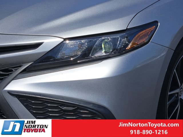 Used 2024 Toyota Camry SE FWD image 11