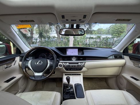 Used 2013 Lexus ES 350 w/ Luxury Pkg FWD image 31