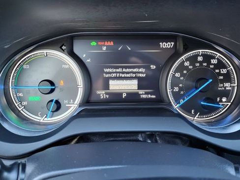 Used 2023 Toyota Venza LE image 20