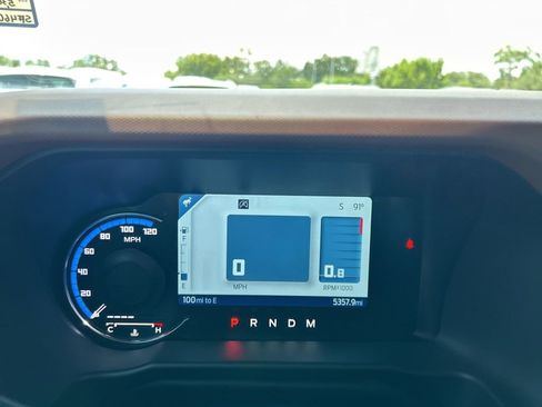 Used 2024 Ford Bronco Outer Banks image 17