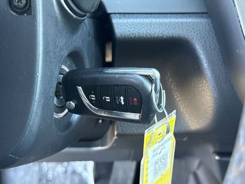 Used 2024 Toyota Camry SE image 25