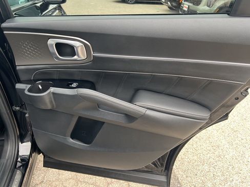 Certified 2022 Kia Sorento SX image 18
