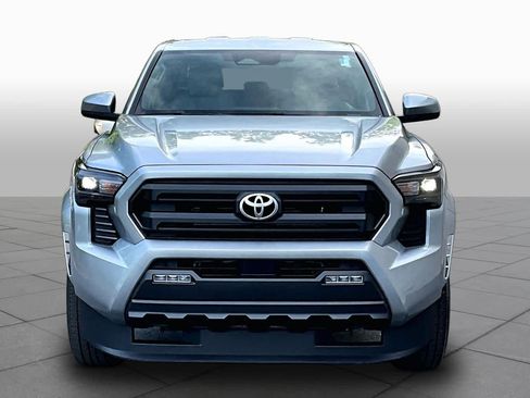 Used 2025 Toyota Tacoma SR5 RWD image 4