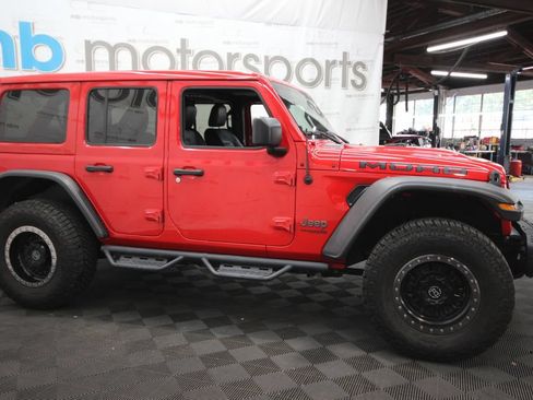 Used 2019 Jeep Wrangler Unlimited Sahara w/ Quick Order Package 24M Moab AWD/4WD image 9