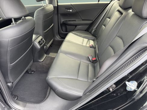 Used 2017 Honda Accord Touring image 20