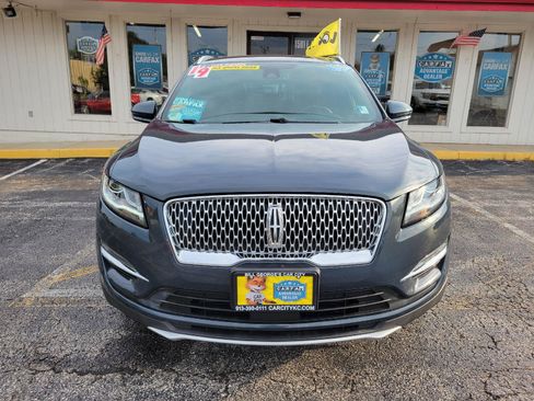 Used 2019 Lincoln MKC Select w/ Select Plus Package AWD/4WD image 2