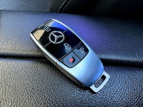 Used 2018 Mercedes-Benz E 300 image 14