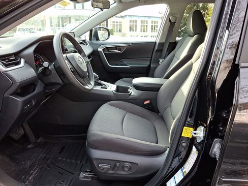 Used 2022 Toyota RAV4 XLE image 14