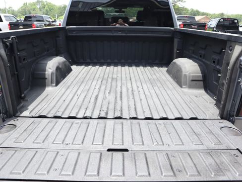Used 2020 GMC Sierra 1500 Elevation w/ Elevation Value Package AWD/4WD image 9