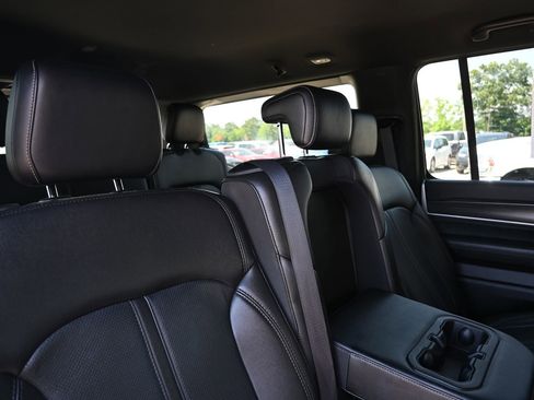 Used 2024 Jeep Wagoneer Series II w/ Flexible Seating Group AWD/4WD image 33